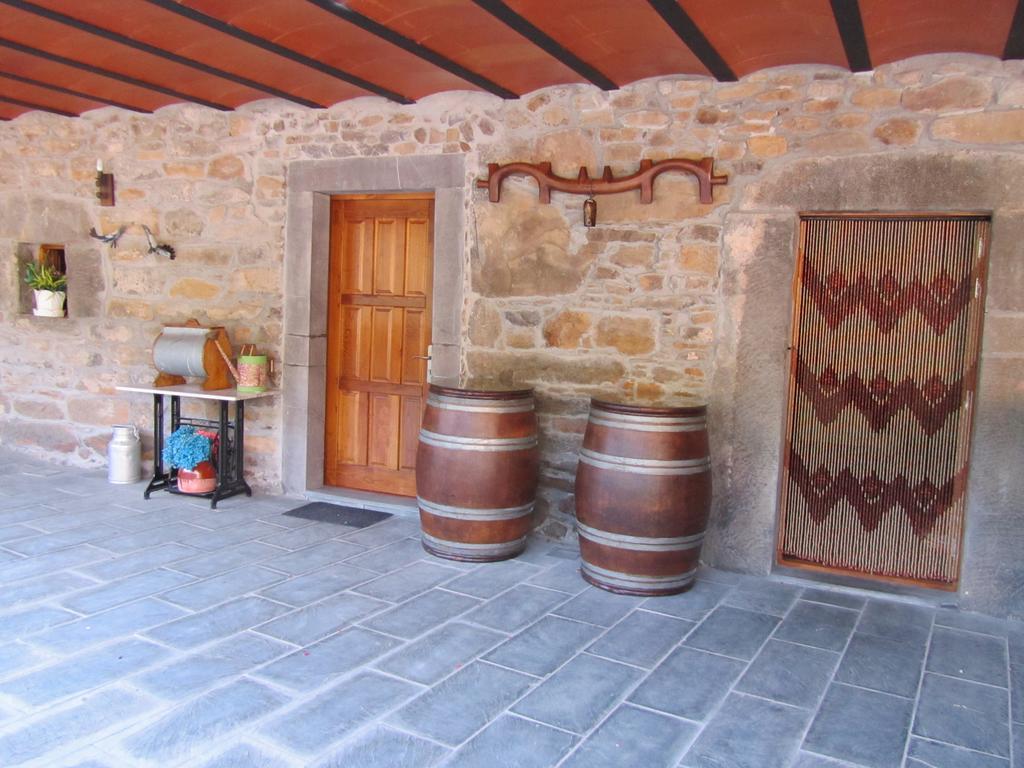Apartamentos Rurales Casa Baltasar Monasterio De Hermo Luaran gambar