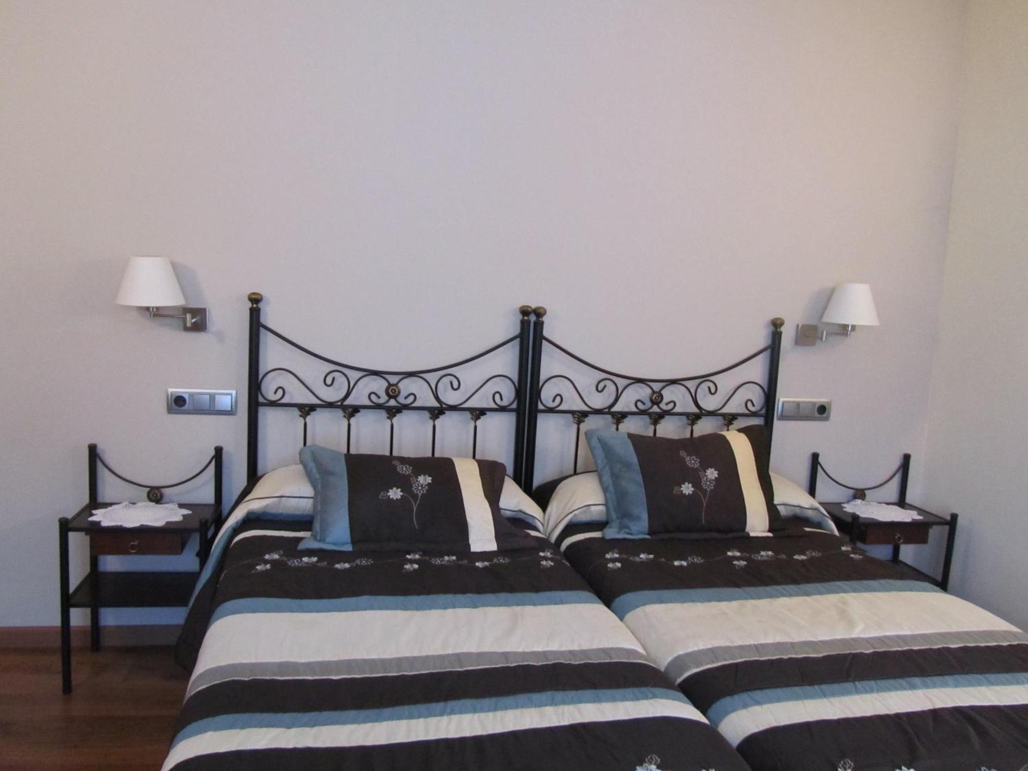 Apartamentos Rurales Casa Baltasar Monasterio De Hermo Luaran gambar