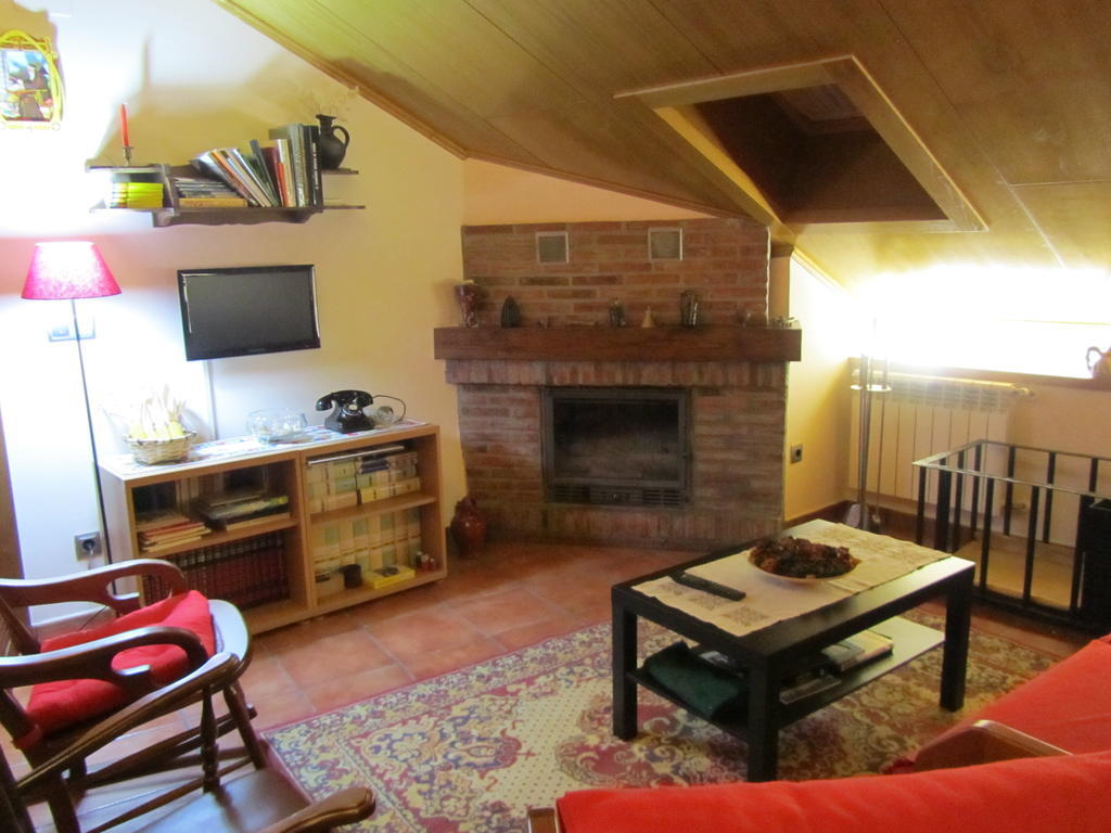 Apartamentos Rurales Casa Baltasar Monasterio De Hermo Bilik gambar