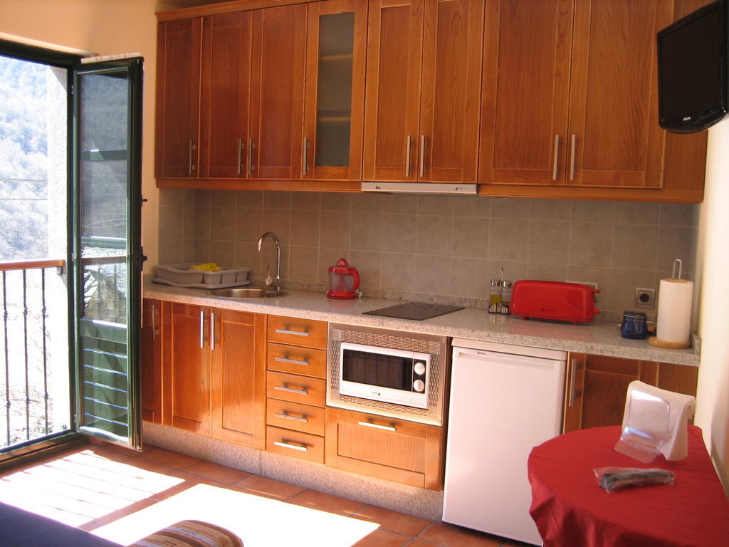 Apartamentos Rurales Casa Baltasar Monasterio De Hermo Luaran gambar