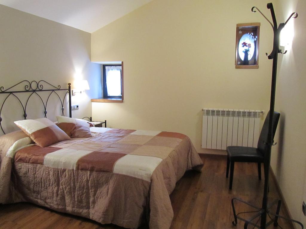 Apartamentos Rurales Casa Baltasar Monasterio De Hermo Luaran gambar