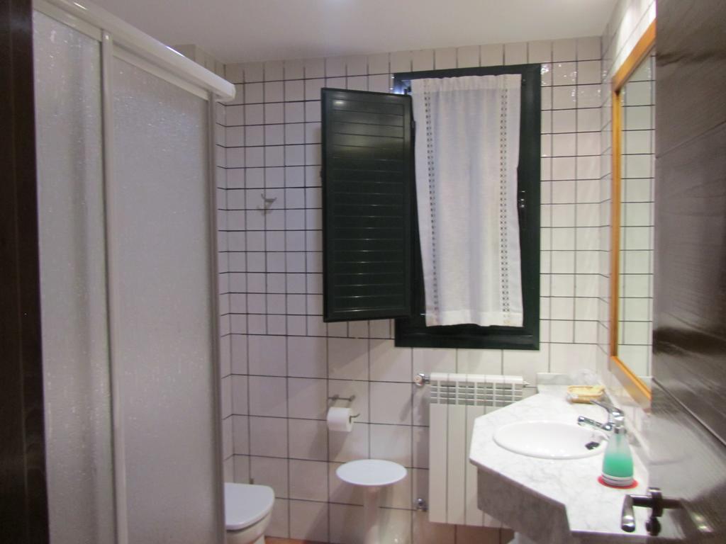 Apartamentos Rurales Casa Baltasar Monasterio De Hermo Luaran gambar