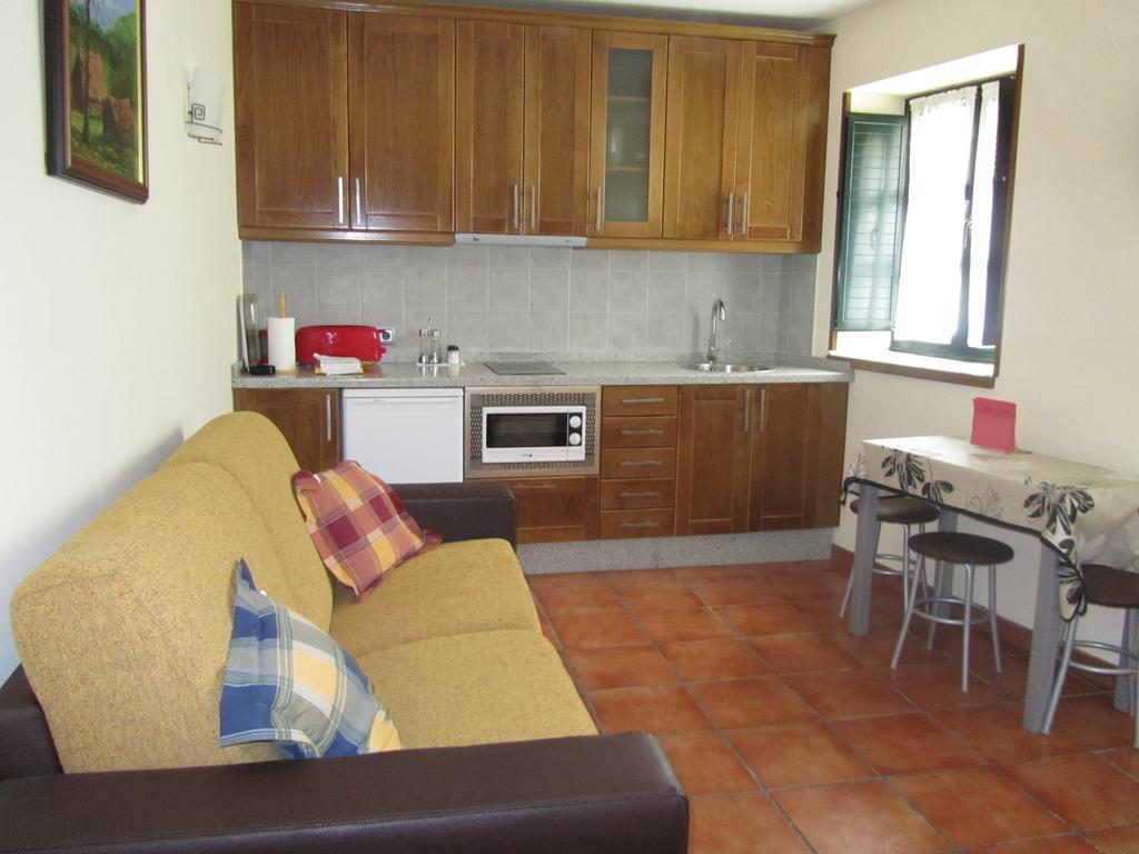 Apartamentos Rurales Casa Baltasar Monasterio De Hermo Luaran gambar