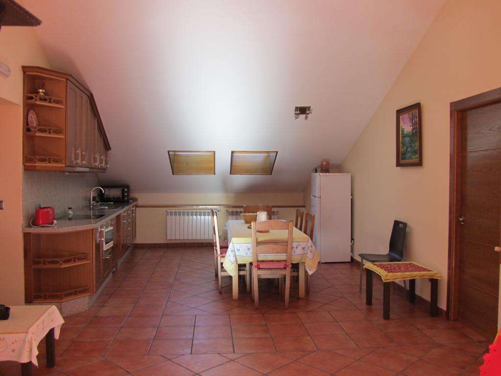 Apartamentos Rurales Casa Baltasar Monasterio De Hermo Luaran gambar