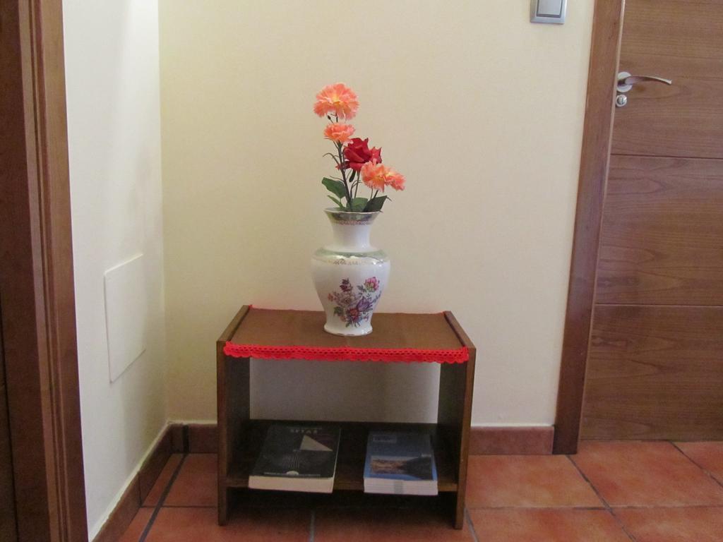 Apartamentos Rurales Casa Baltasar Monasterio De Hermo Luaran gambar